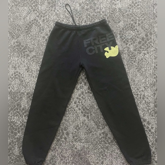 freecity Pants - Freecity black and yellow sweatpants full length